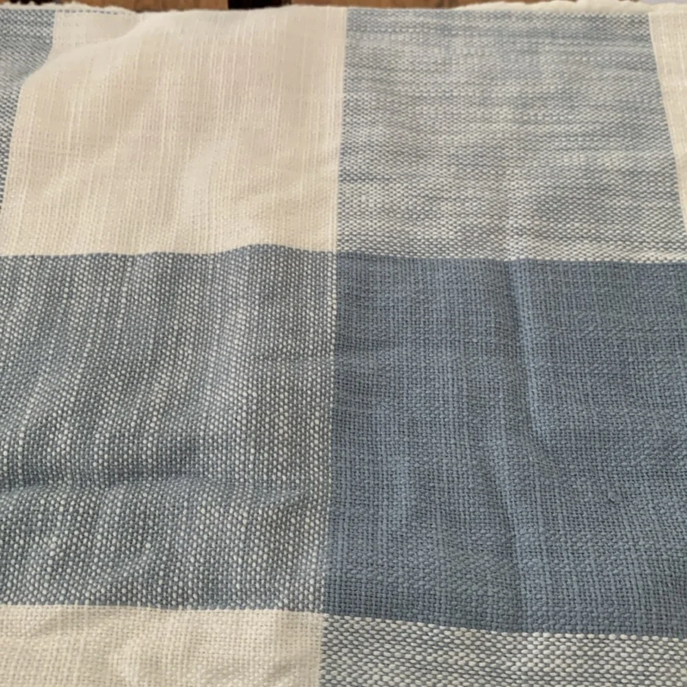 Pottery Barn Euro blue white checkered pattern fleece shams x 2 - Picture 2 of 7